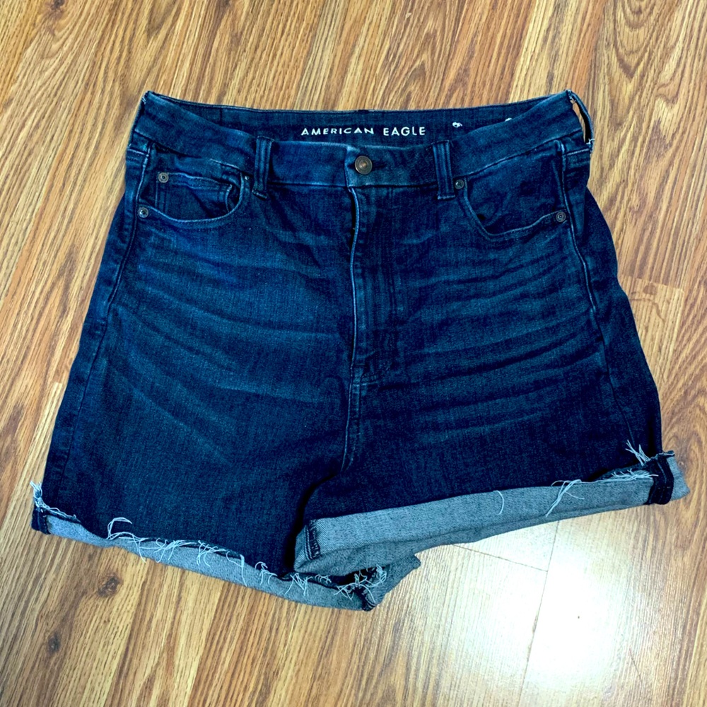Curvy super high rise next level stretch American eagle blue Jean women’s shorts